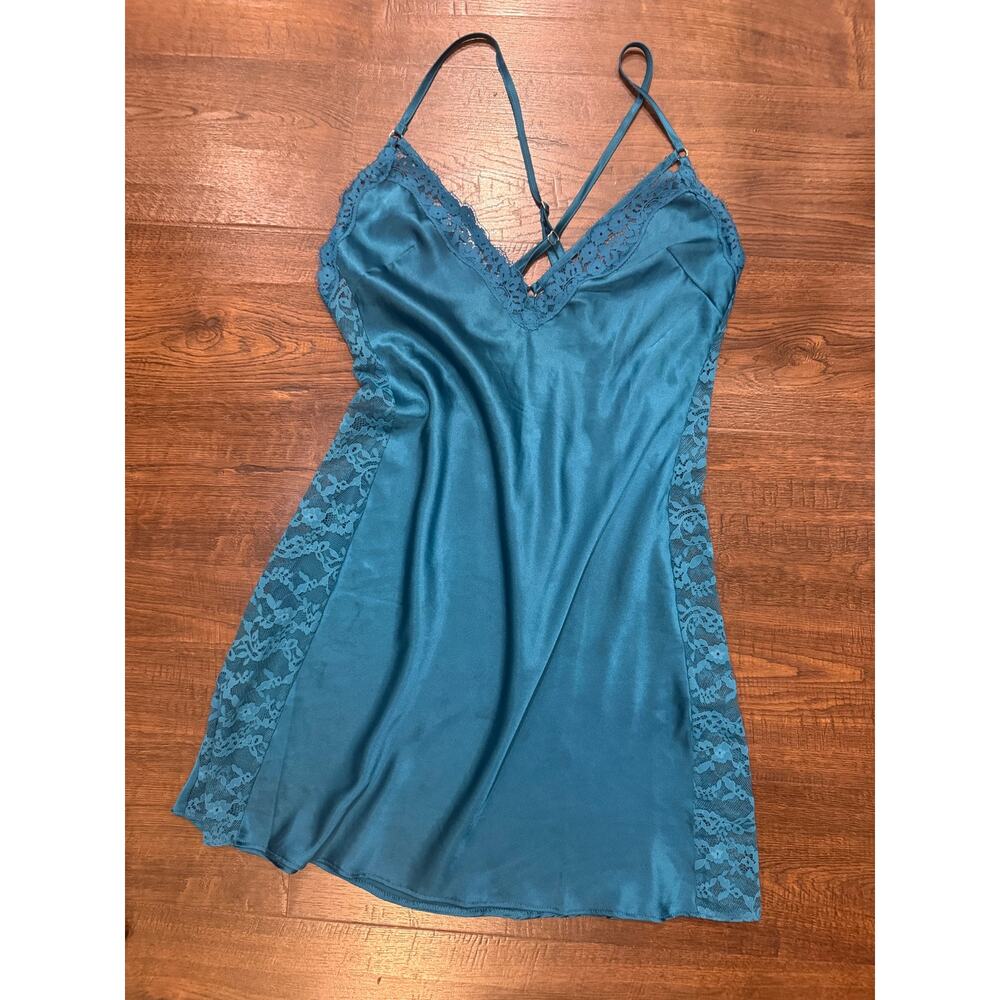 Victoria’s Secret blue satin slip dress - M